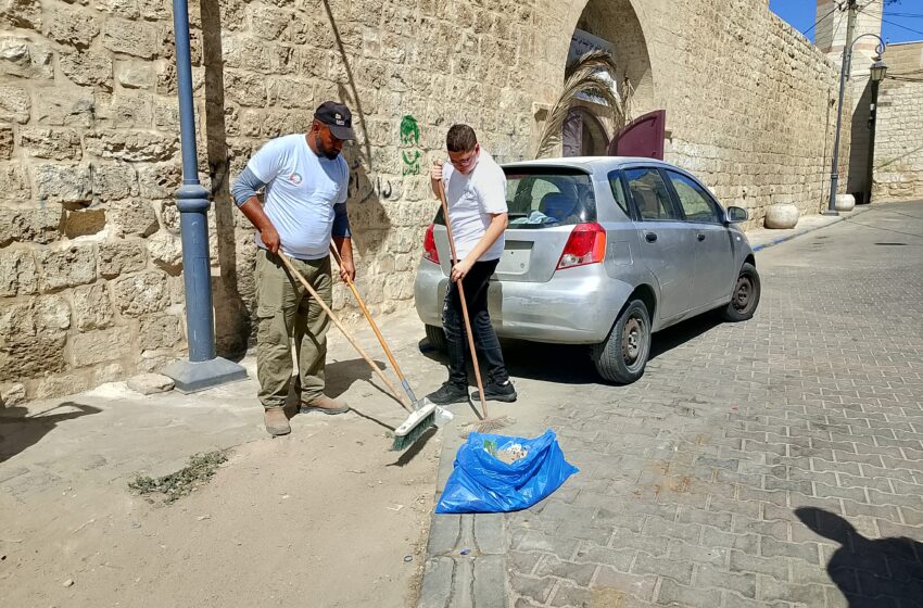  إحياء يوم النظافة العالمي بتنظيف الساحات العامة في نعلين